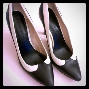 Banana Republic Cream/Black High Heels - Size 6